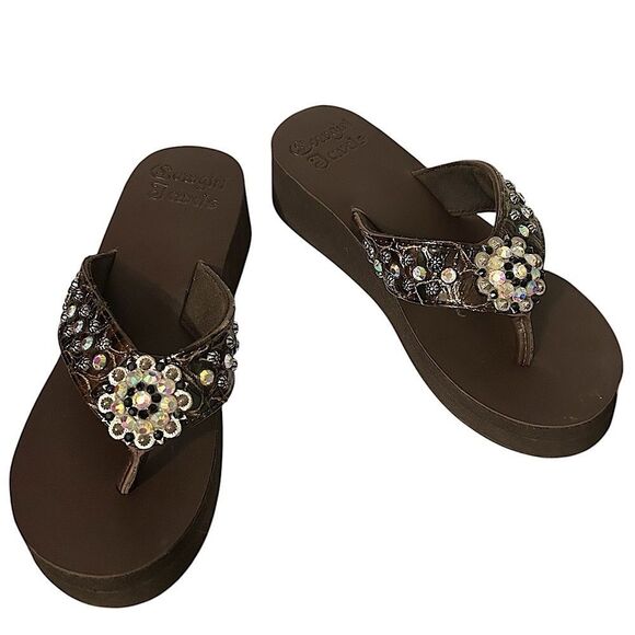Cowgirl Jewels Women’s Size 7? Brown Rhinestone Bling Elevated Flip Flop Sandals - Picture 1 of 16